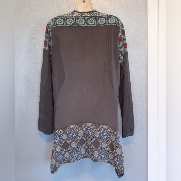 Johnny Was embroidered Tunic Top Blouse XS Cupro Rayon Bohemian - Picture 4 of 8
